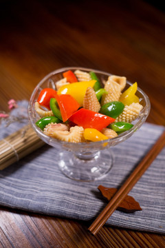 三色椒炒鱿鱼