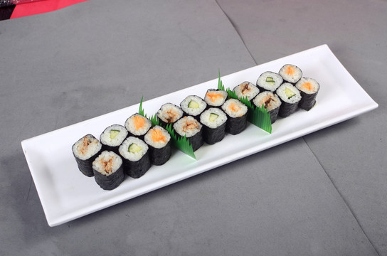 寿司拼盘3