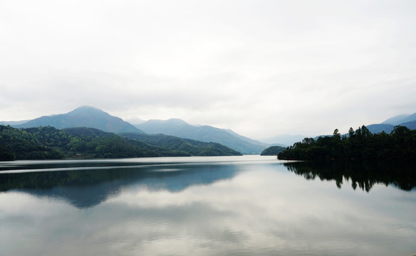 湖光山色 湖光倒影 水墨