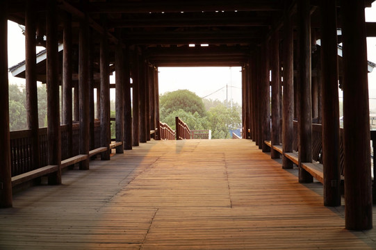 中式古典建筑木栈