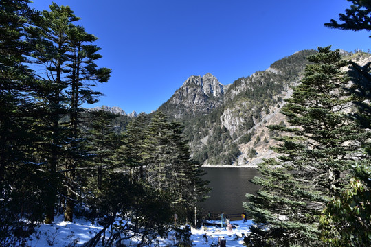 螺髻山 雪山