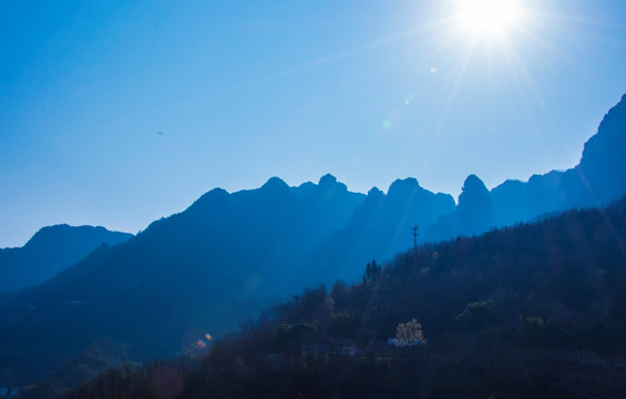 山岭 阳光