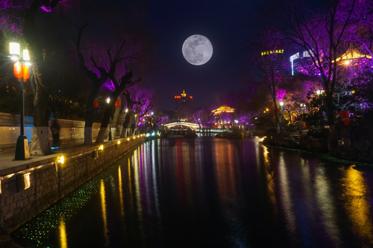 济南护城河月亮 （3）
