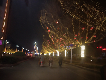 聊城街景夜晚