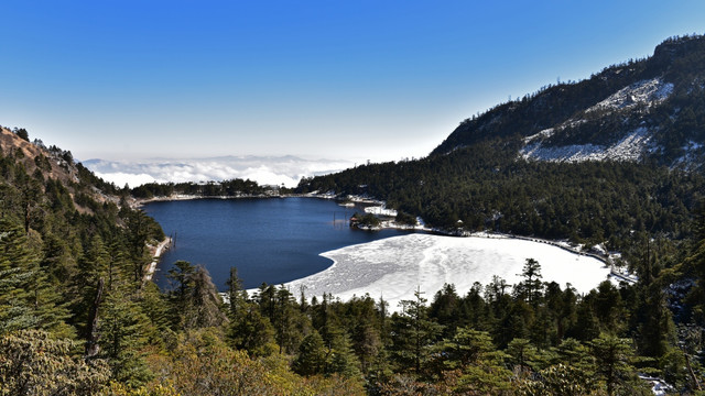 凉山 螺髻山 黑龙潭 冰湖风光