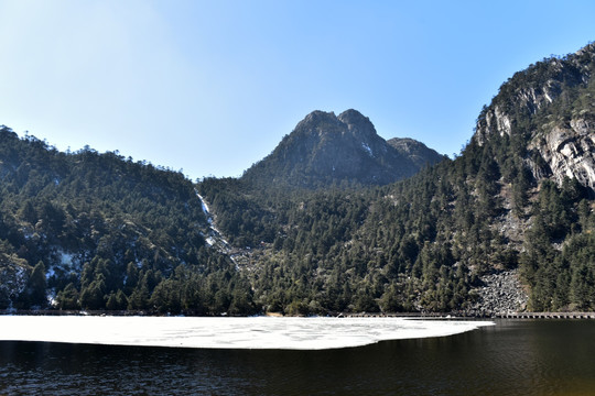 螺髻山 黑龙潭 风光