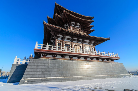 冬天古建筑 龙山阁