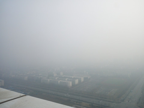 雾蒙蒙的城市