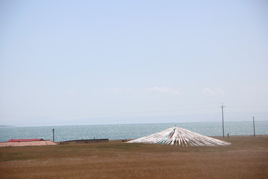 青海湖畔