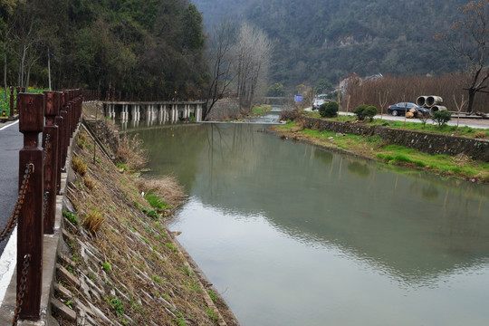 水沟 山洪沟 沟渠