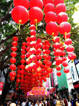 红灯笼 高高挂 节日 喜庆