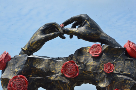 爱情雕塑