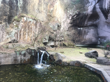 伍山石窟景点