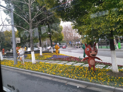 昆山柏庐路 街景雕塑 十二生肖