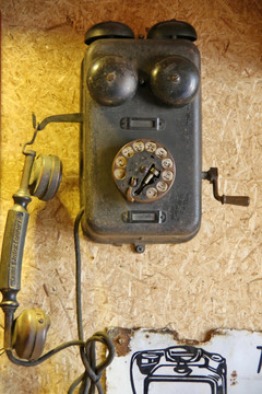 老式壁壁挂式式古董电话