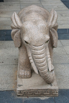 印度小象石雕像
