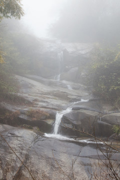 小溪流水