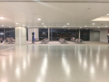 机场内部大厅大理石地板高清摄影