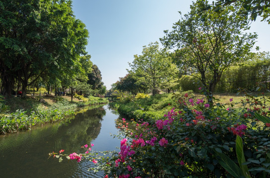 绿水蓝天