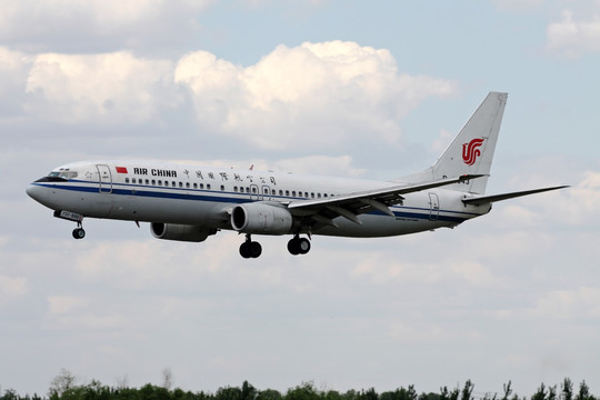 飞机降落 中国国际航空公司