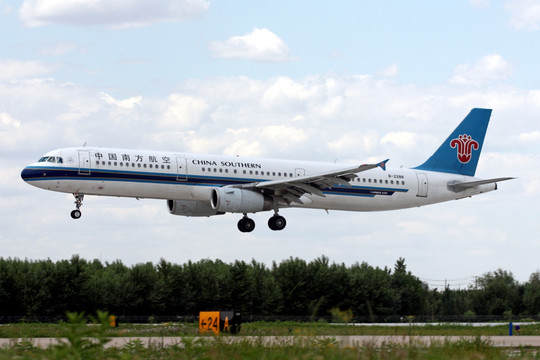 飞机降落 中国南方航空公司