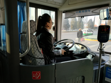 公交车女司机
