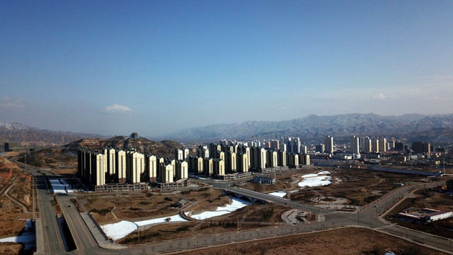 航拍青海省乐都区城市风光