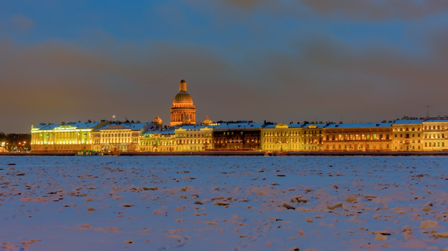 圣彼得堡 涅瓦河畔夜景