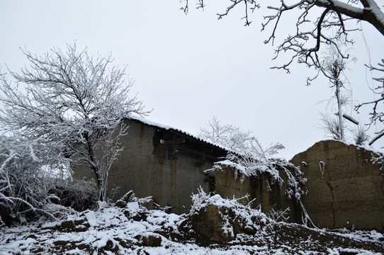 大凉山彝乡雪景