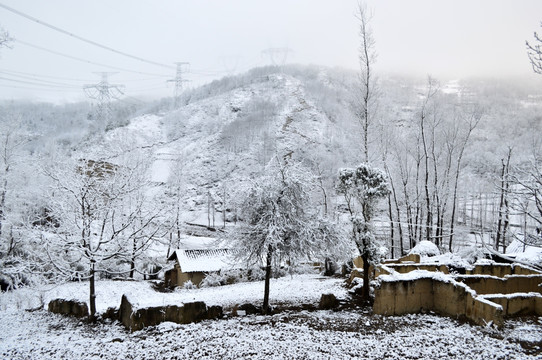 大凉山彝乡雪景
