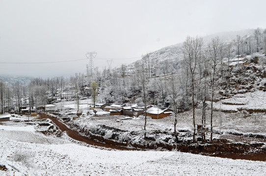 大凉山 彝族乡村 雪景