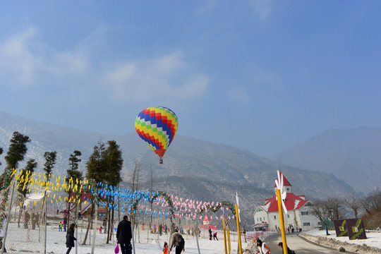 成都西岭雪山 雪上游乐场