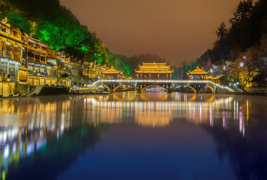 凤凰古城 沱江夜景 雾桥