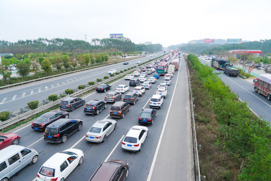 春运高速公路堵车塞车堵塞