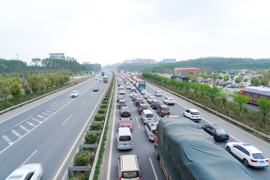 春运高速公路堵车塞车堵塞