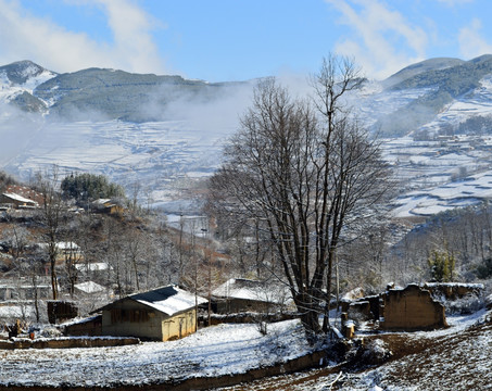 大凉山 乡村雪景