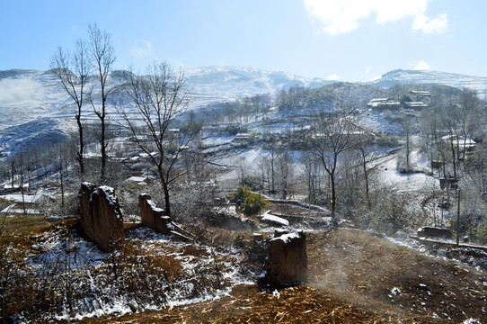 大凉山 乡村雪景