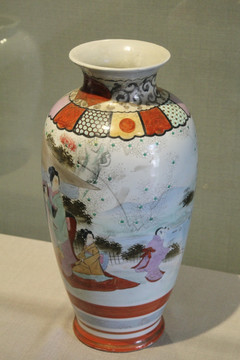 日本彩绘人物花瓶