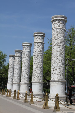 雕花纹的中华立柱