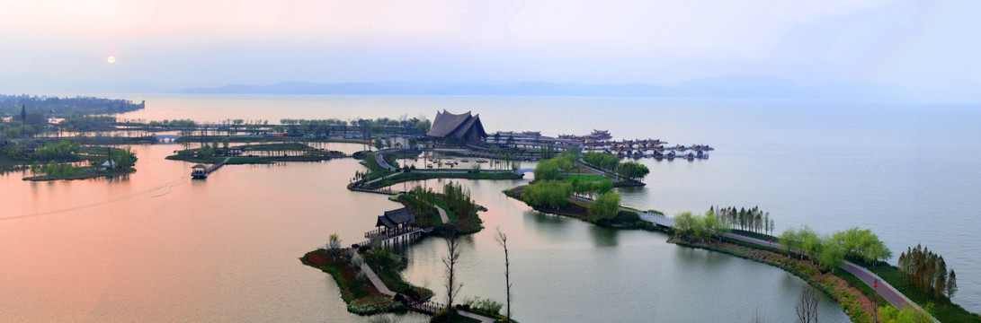 滇池大码头湿地落日高全景图