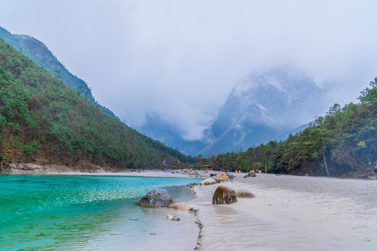 云南云龙雪山