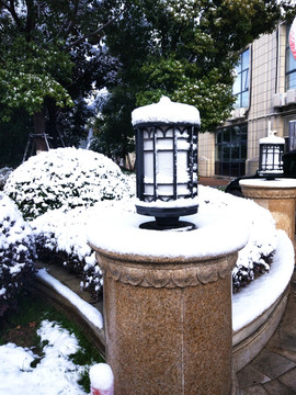 欧式园林灯雪景