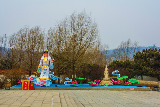 净瓶观音造型灯展全景日景