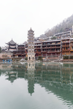 凤凰古城 沱江万名塔倒影