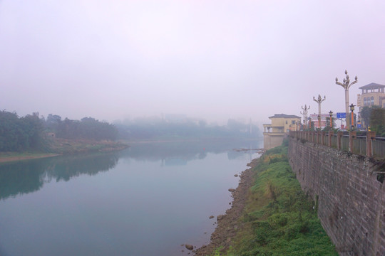 晨雾 赤水城市 赤水河