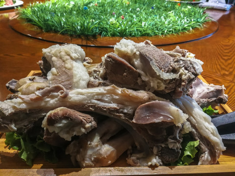 蒙古手扒羊肉