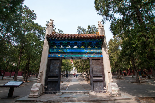 北京明十三陵 定陵棂星门