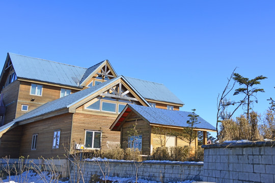 西岭雪山日月坪接待站 木楼宾馆