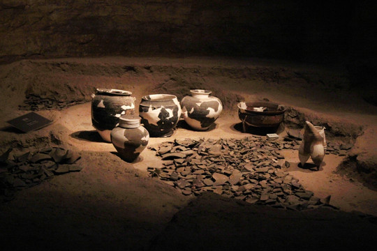 考古陶器器现场复原