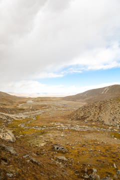 高原山谷